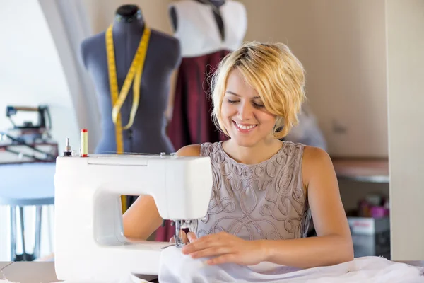 Seamstress at work — Stock Photo, Image