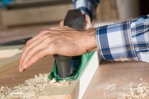 Timmerman op het werk — Stockfoto