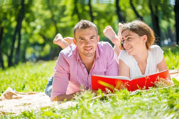 Date dans le parc — Photo