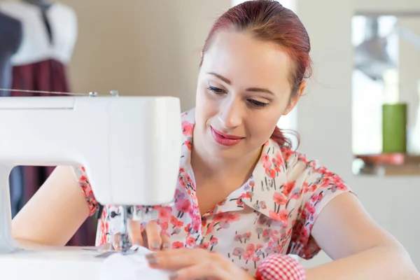 Seamstress at work — Stock Photo, Image