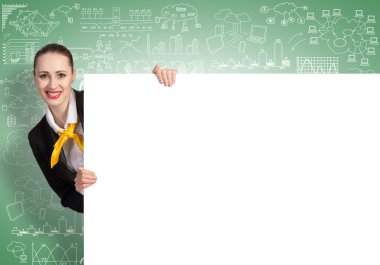 bir şeyler sunan iş kadını