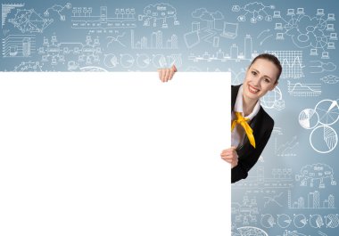 bir şeyler sunan iş kadını