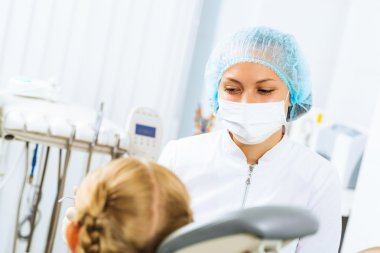 diş hekimi teftiş yapan hasta