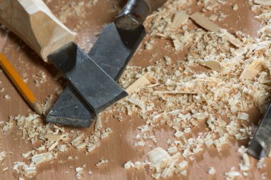 Talaş arasında yalan marangoz araçları