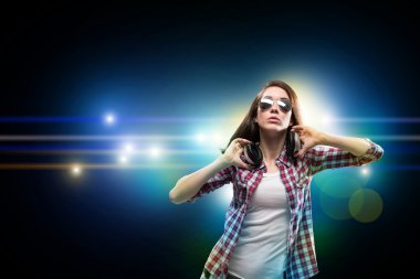 Müzik aşığı kız