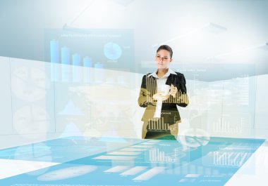 Dijital ekrana bakarak işkadını