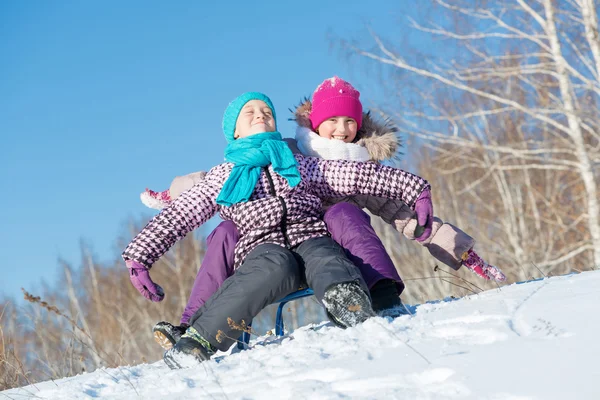 Twee leuke meisjes plezier — Stockfoto