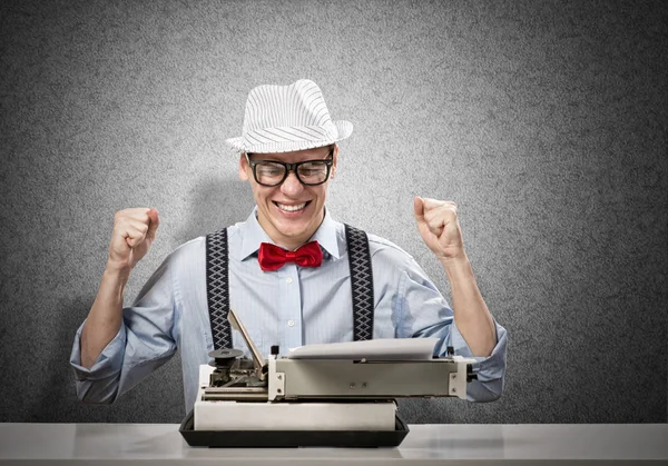 Man writer with typing machine — Stock Photo, Image