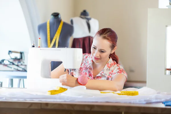 Seamstress at work — Stock Photo, Image