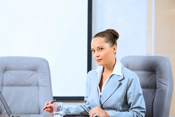 Mujer de negocios exitosa —  Fotos de Stock