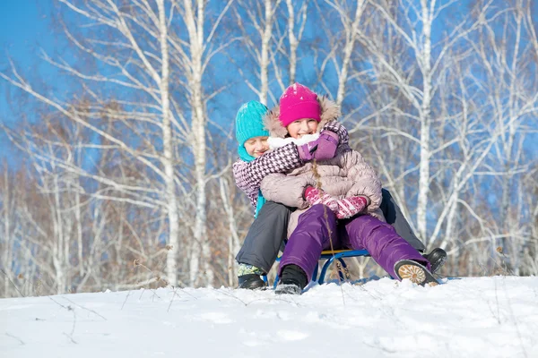 Twee leuke meisjes plezier — Stockfoto