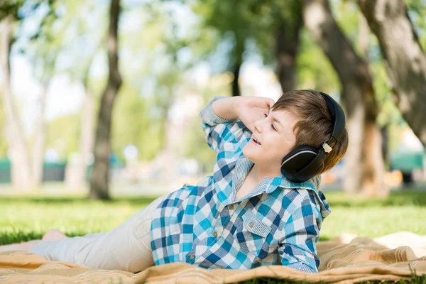 Cute Boy in park — Stock Photo, Image