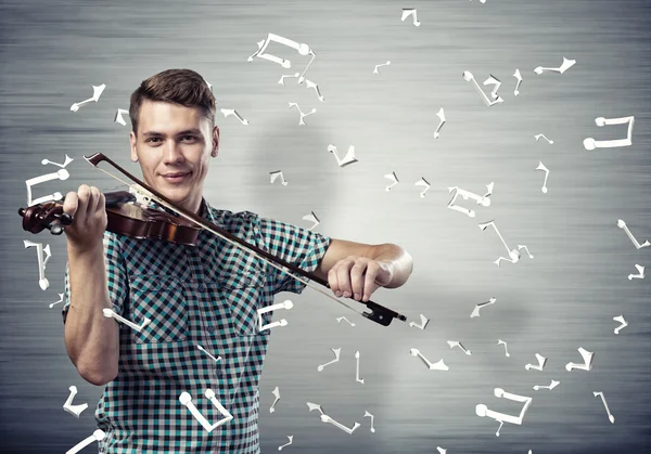 Músico tocando el violín — Foto de Stock