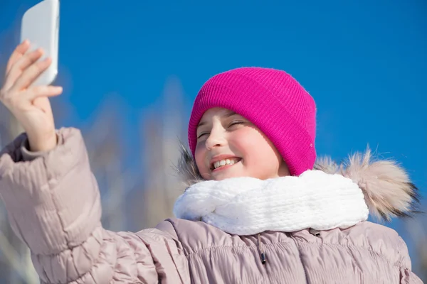 Girl making selfie photo — Stock Photo, Image