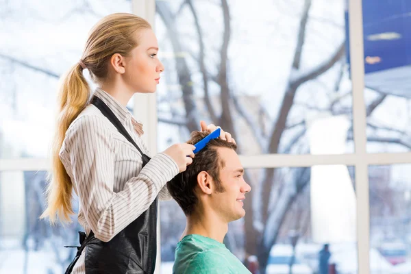 Hairdresser and client — Stock Photo, Image