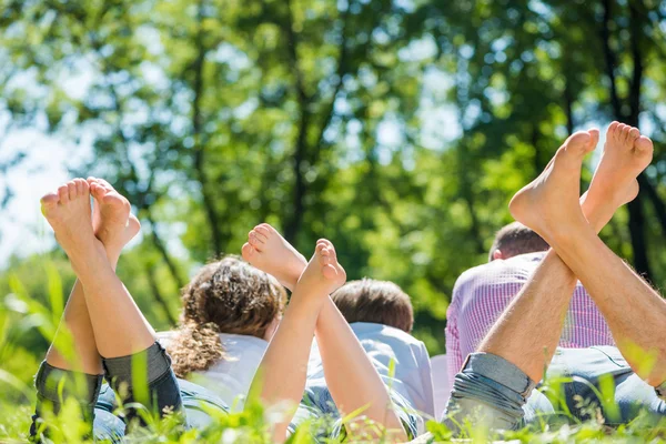 Summer weekend in park — Stock Photo, Image