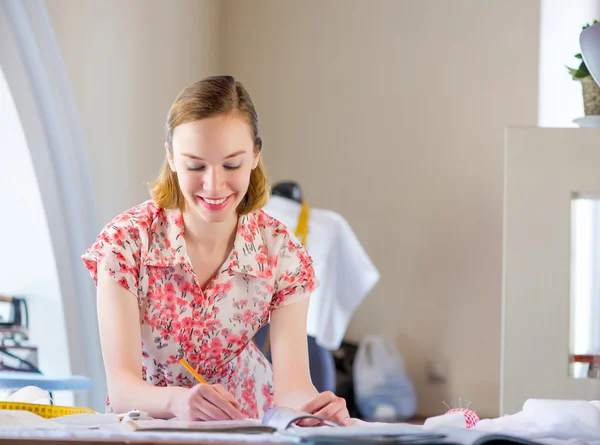 Sempstress at work — Stock Photo, Image