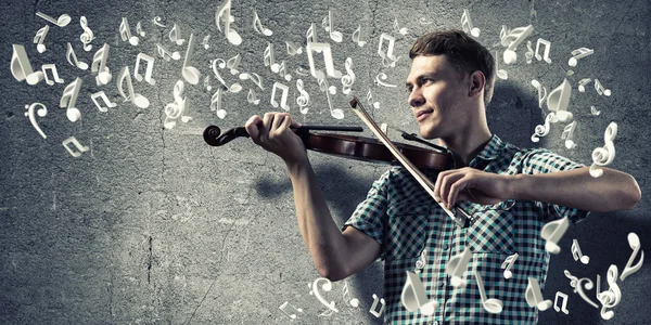 Hombre violinista en casual — Foto de Stock