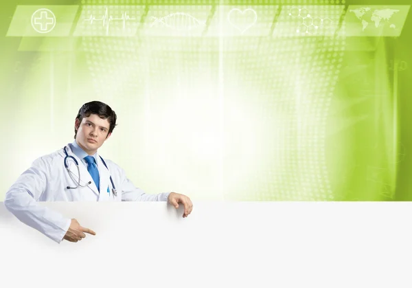 Medico con banner — Foto Stock