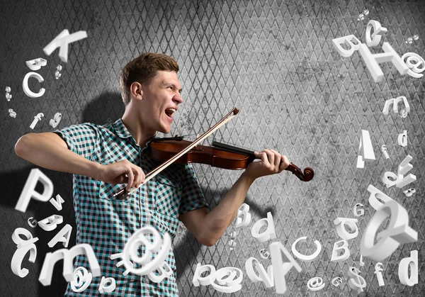 Hombre violinista en casual — Foto de Stock