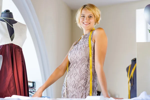 Seamstress in atelier studio — Stock Photo, Image