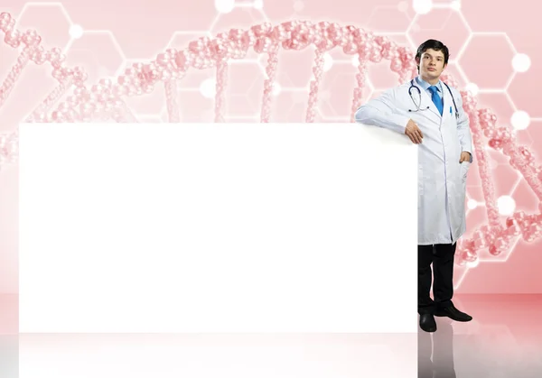 Medico con banner — Foto Stock