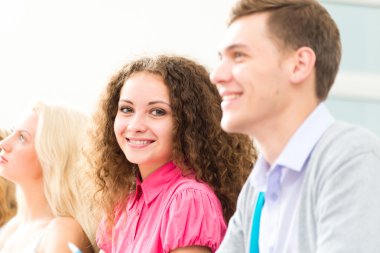 Öğrenciler sınıfta portresi