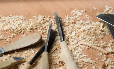 Talaş arasında yalan marangoz araçları