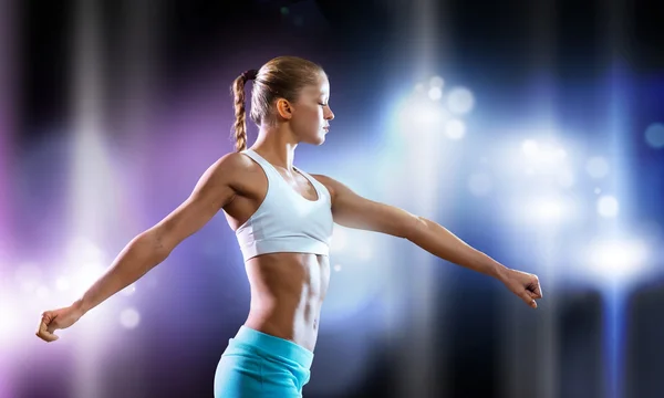 Young attractive fitness girl — Stock Photo, Image