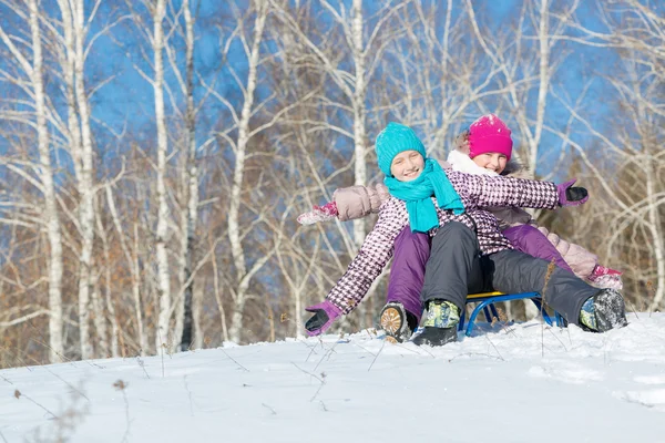 Twee leuke meisjes plezier — Stockfoto