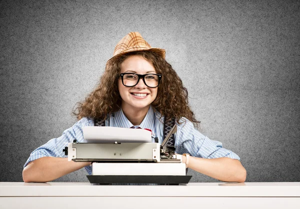 Junge Schriftstellerin — Stockfoto