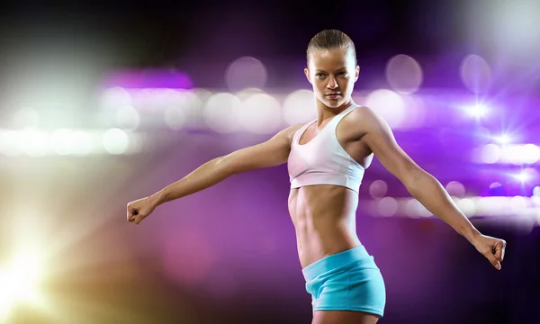 Jonge aantrekkelijke fitness meisje — Stockfoto