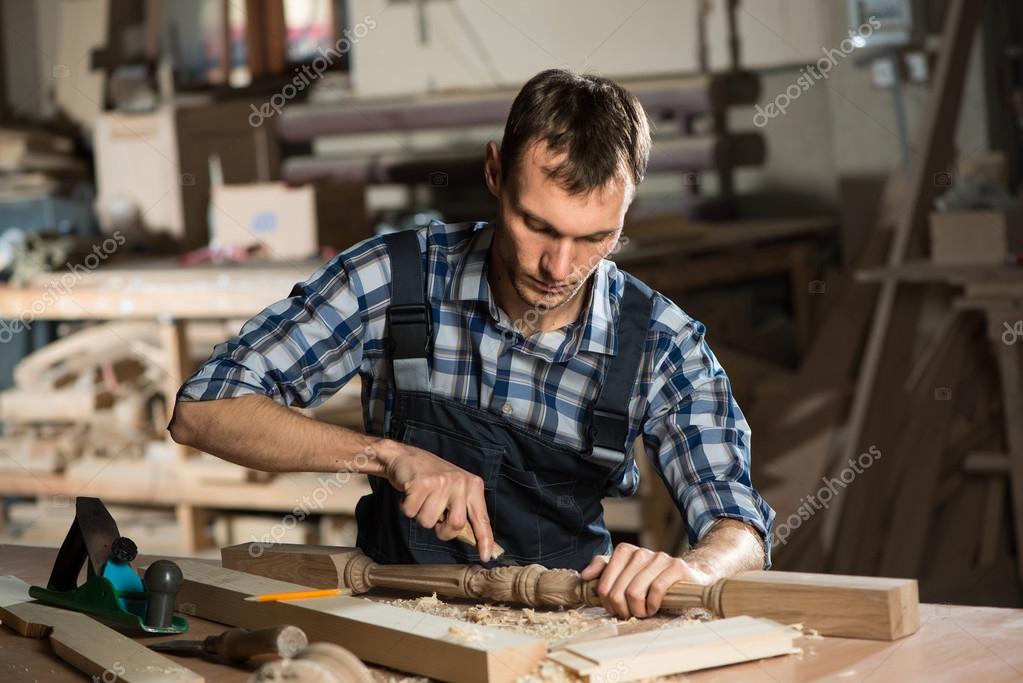 Мастер столярного и мебельного производства. Столяр. Работа столяром в москве от прямых. Столяр шлифовщик. Столяр сборщик мебели.
