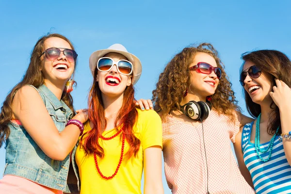 Group of happy young people — Stock Photo, Image