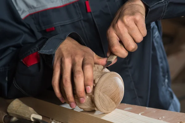 Hands that work with cutter — Stock Photo, Image