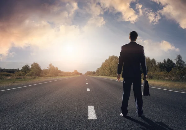 Businessman on Road to success — Stock Photo, Image