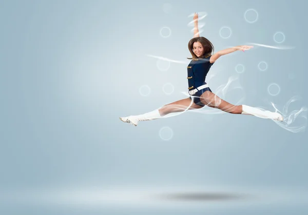 Amigo kız yüksek atlama — Stok fotoğraf