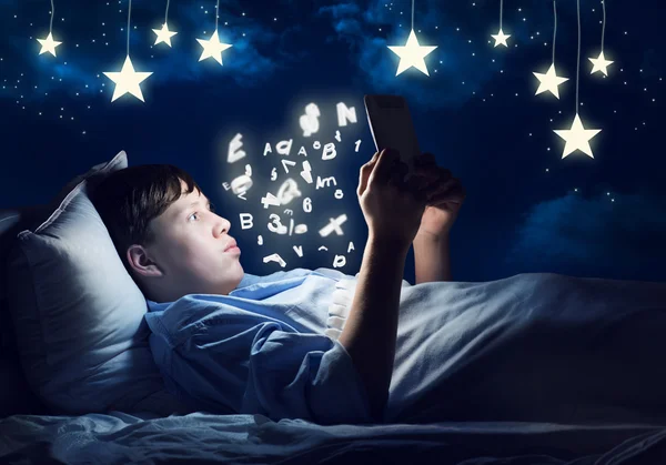 Boy using tablet pc — Stock Photo, Image