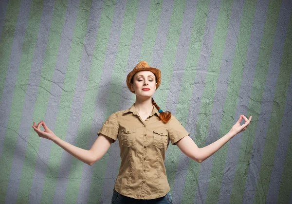 Söt tonåring tjej i casual — Stockfoto