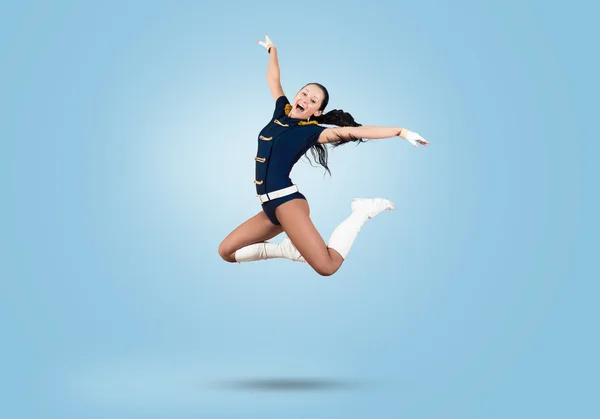 Jovem bela menina líder de torcida sorridente — Fotografia de Stock