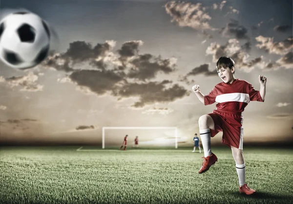 Młody piłkarz mistrzem — Zdjęcie stockowe