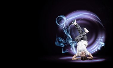 genç kadın hip hop dans