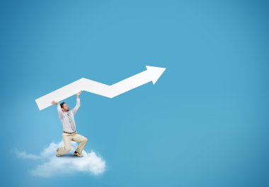 Yakışıklı işadamı ok ile ayakta