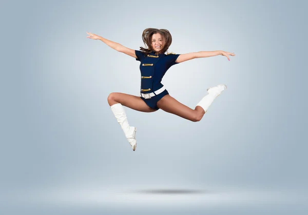 Jonge mooi lachende cheerleader meisje — Stockfoto