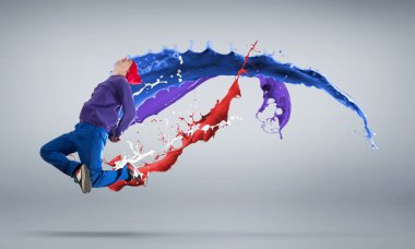 Modern tarz dansçı atlama