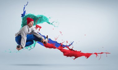 Modern tarz dansçı atlama