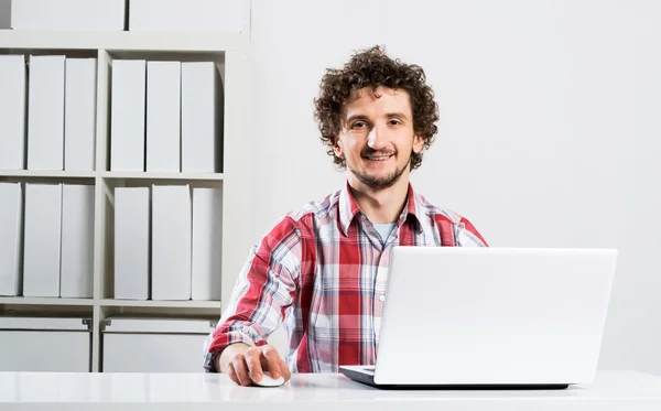 Man working in office — Stock Photo, Image