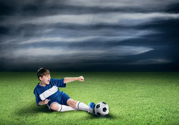 Çocuk futbolcu — Stok fotoğraf