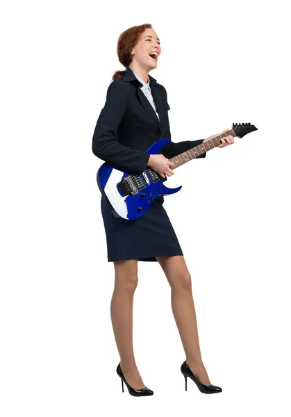Femme d'affaires jouant guitare électronique — Photo