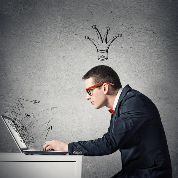 Man working on laptop — Stock Photo, Image